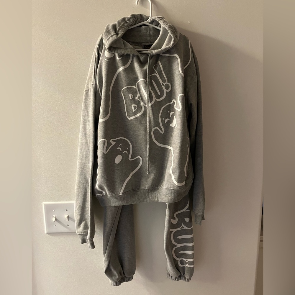 Modern Lux Women’s Hooded Sweater Pants Ghostly Boo Halloween Size Medium